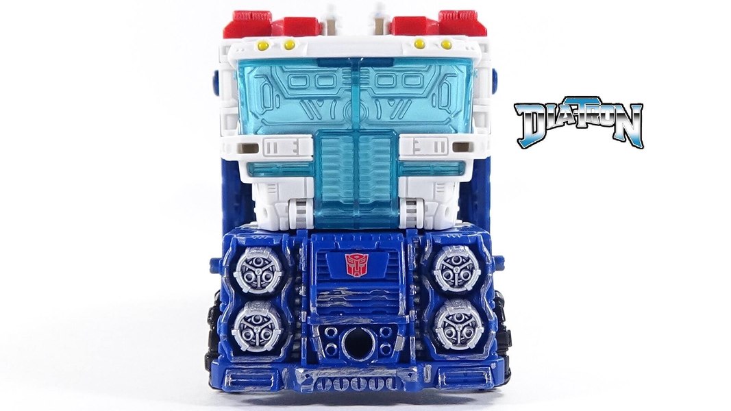 Transformers Siege Ultra Magnus In Hand  (21 of 28)